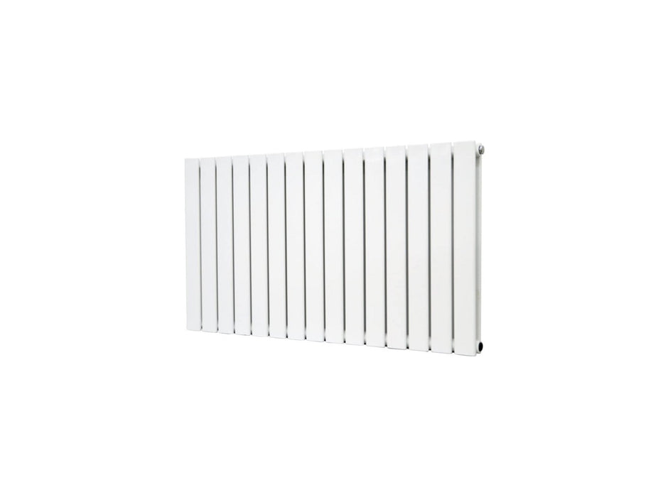 600x1020 mm horizontal radiator in double panel white finish on white background